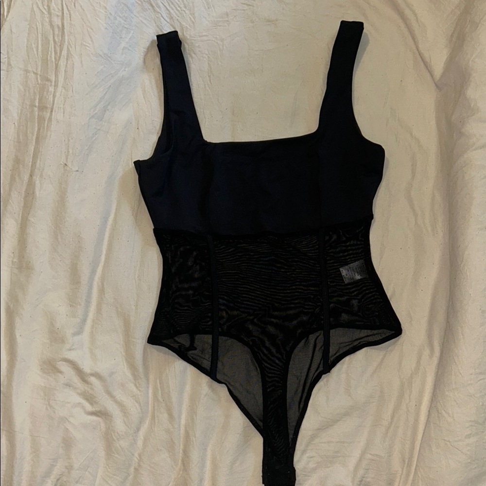 Le Lis Black Collection Piece